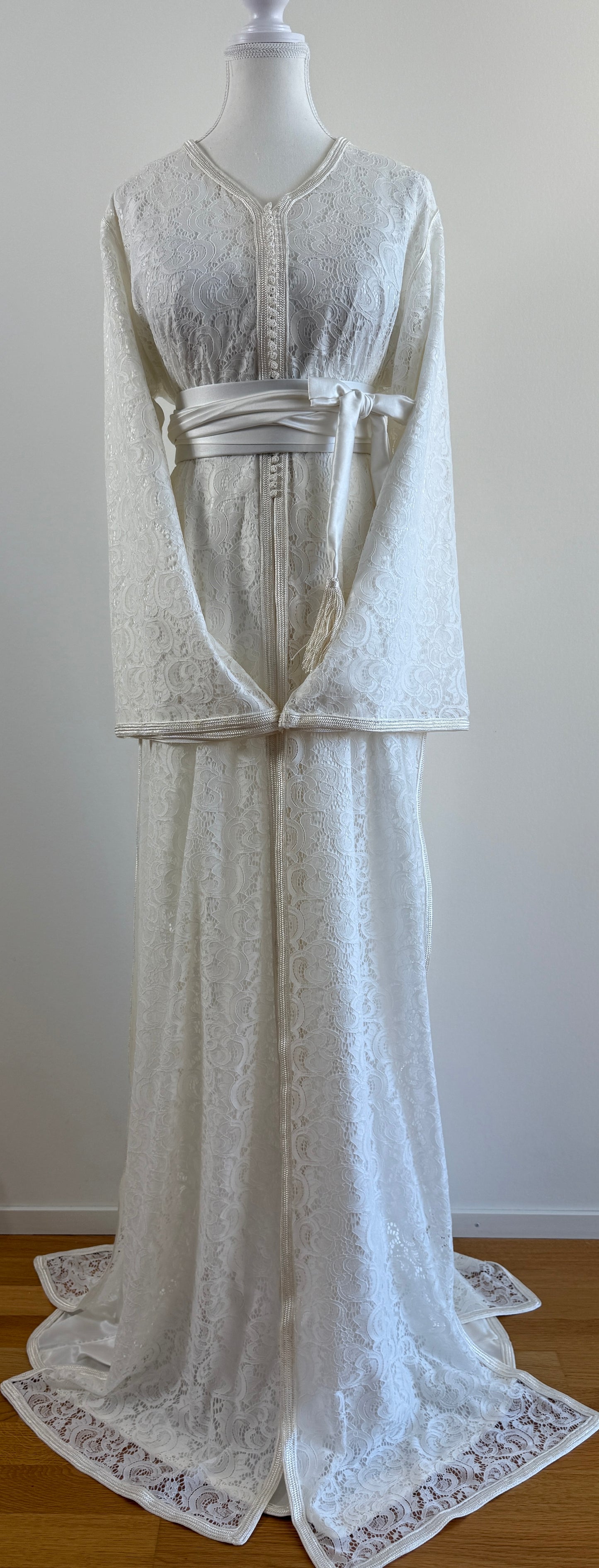 Takchita Bridal White